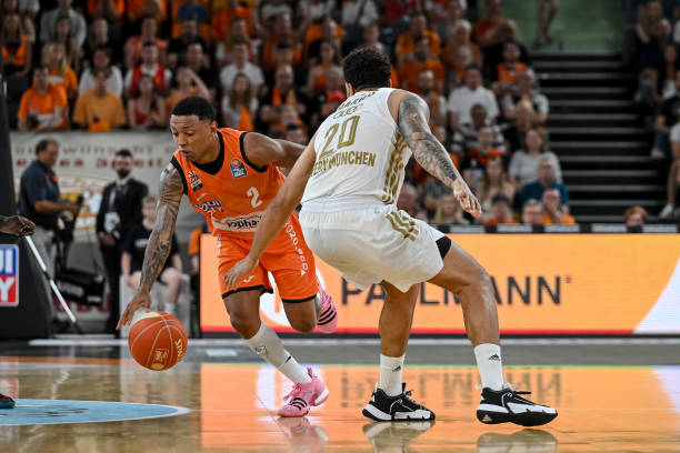 置奠定了基 置奠定了基